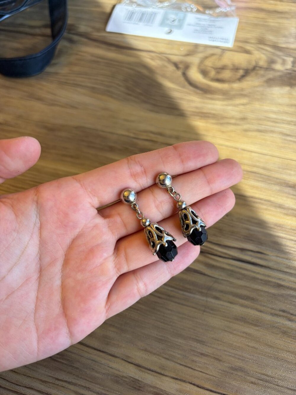 SILVER JEWELRY LOT 3 earrings vintage, 1 hand chain, one necklace